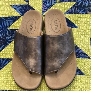 Ladies Taos sandals